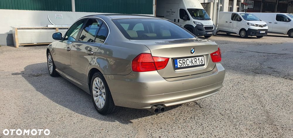 BMW Seria 3 325i Edition Exclusive - 23