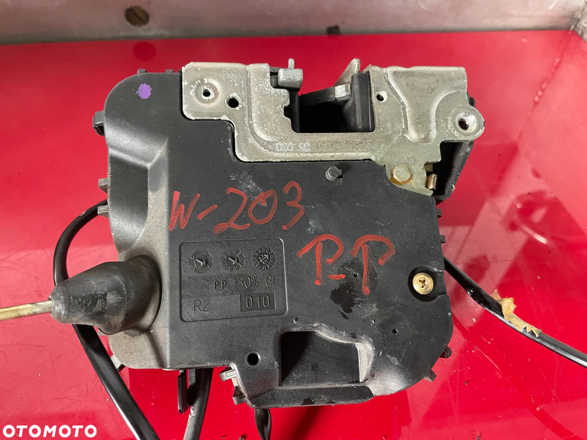 ZAMEK DRZWI PRAWY PRZÓD MERCEDES W203 - 6