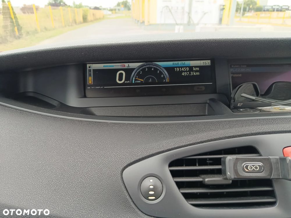 Renault Scenic 1.6 16V 110 Dynamique - 9