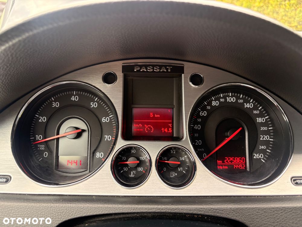 Volkswagen Passat 2.0 FSI 4Mot Comfortline - 12