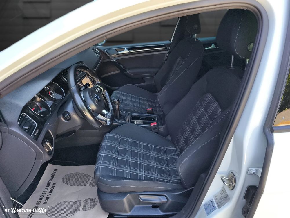 VW Golf 2.0 TDI GTD - 9