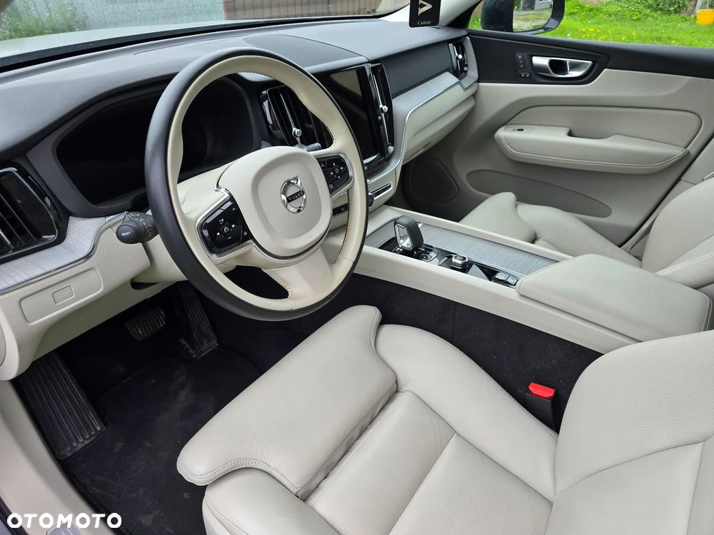 Volvo XC 60 B4 D AWD Plus Dark - 13