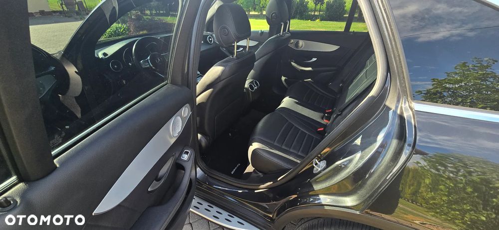 Mercedes-Benz GLC 300 4Matic 9G-TRONIC AMG Line - 15