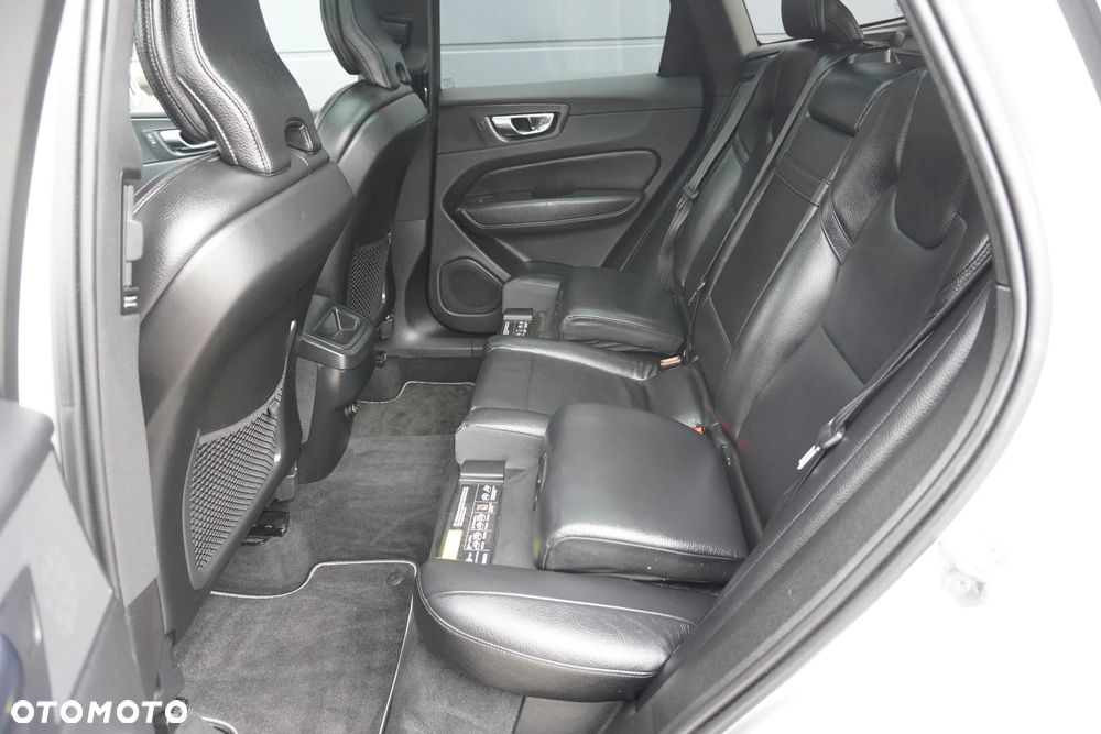 Volvo XC 60 T5 AWD Geartronic RDesign - 10