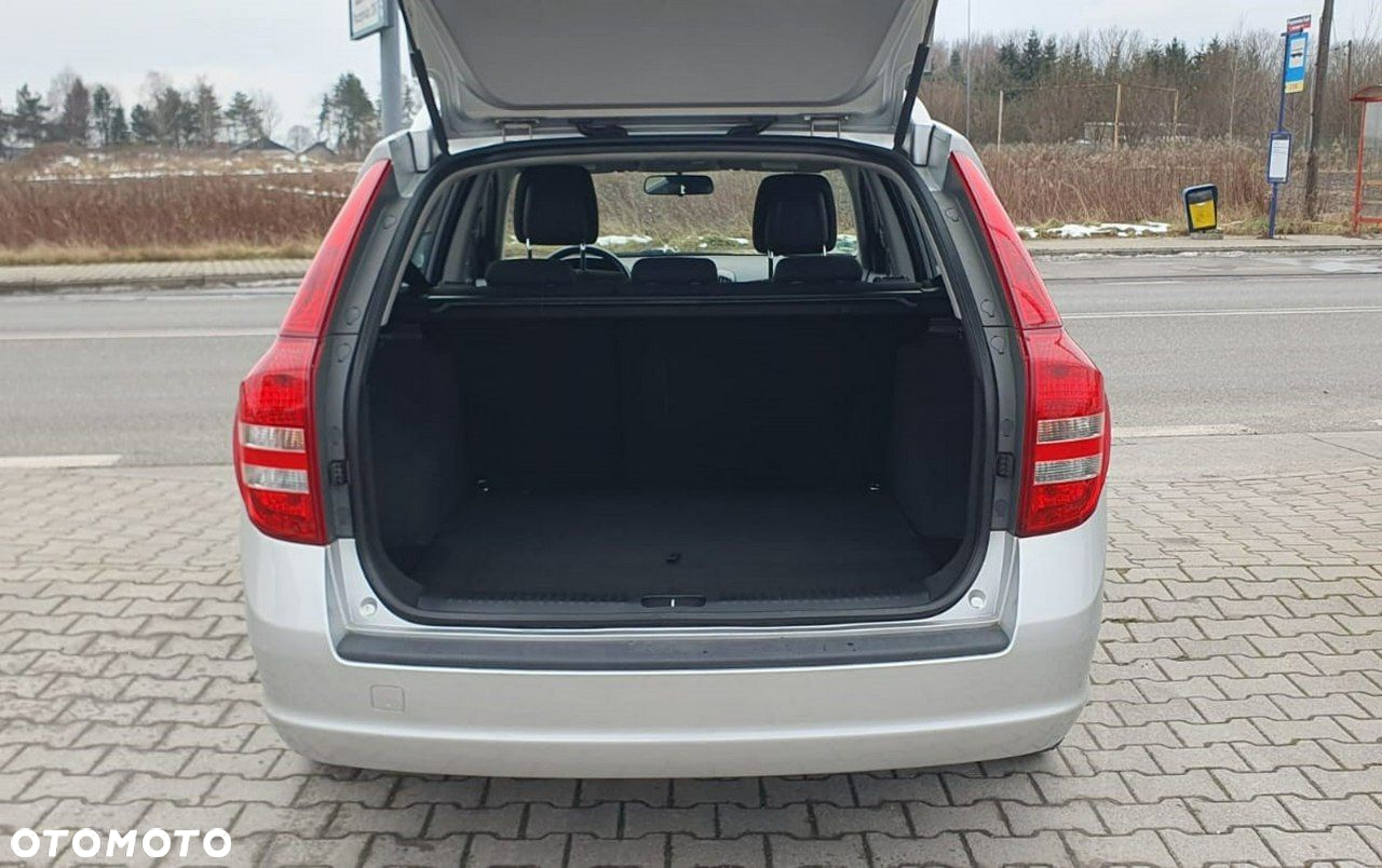 Kia Ceed - 13