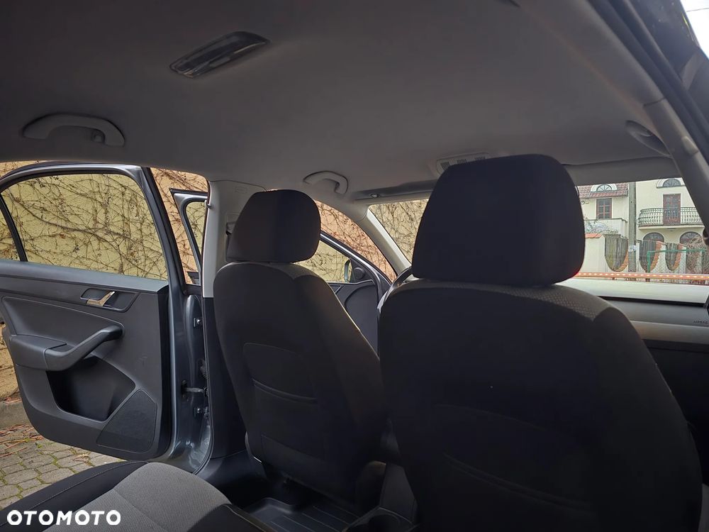 Skoda RAPID 1.2 TSI Elegance - 17