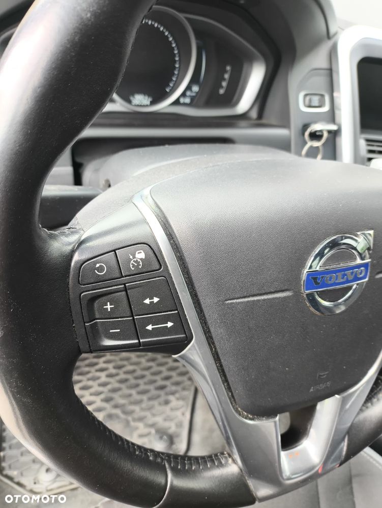 Volvo XC 60 D3 Drive-E Momentum - 19