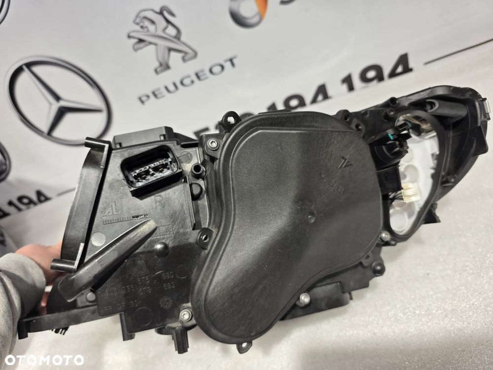 BMW E92 / E93 PRAWY BI-XENON SKRĘTNY DYNAMIC PRAWA LAMPA PRZEDNIA PRZÓD , NR 7239932 / 7239932-07 / 0301261284 , NR AUKCJI LPP201 - 28