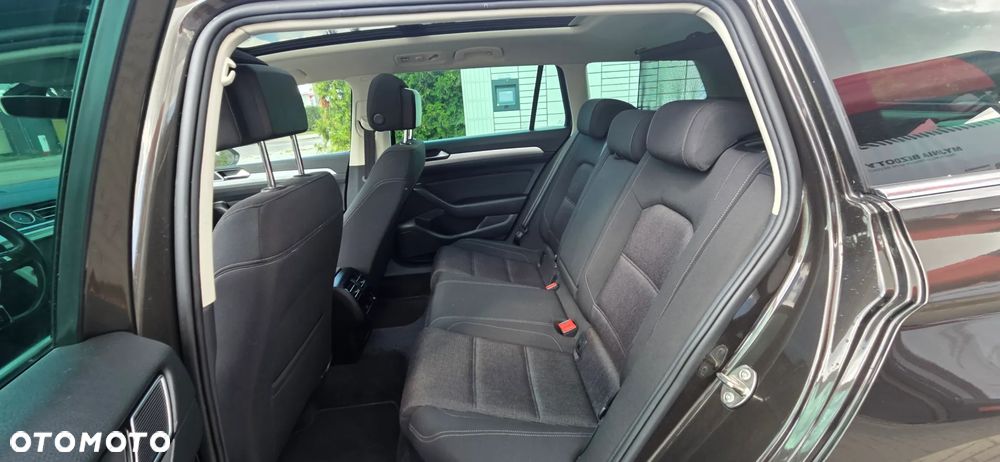 Volkswagen Passat Variant 2.0 TDI BMT Highline - 31