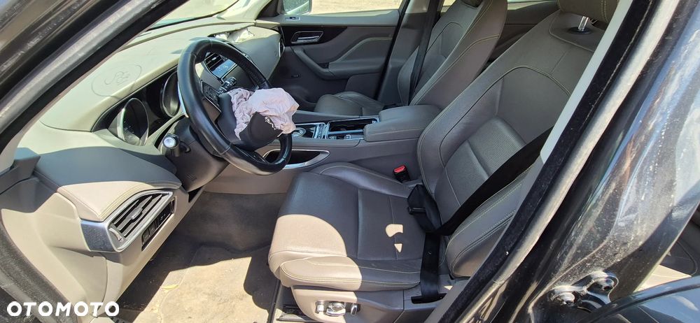 Jaguar F-Pace - 19