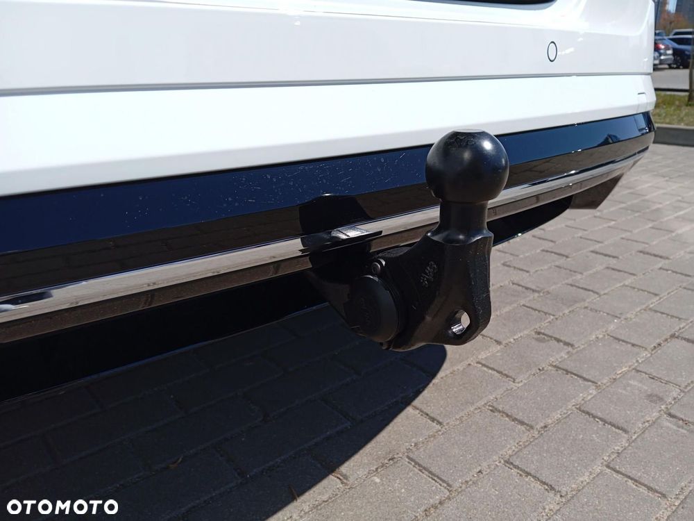 Volkswagen Touran - 11