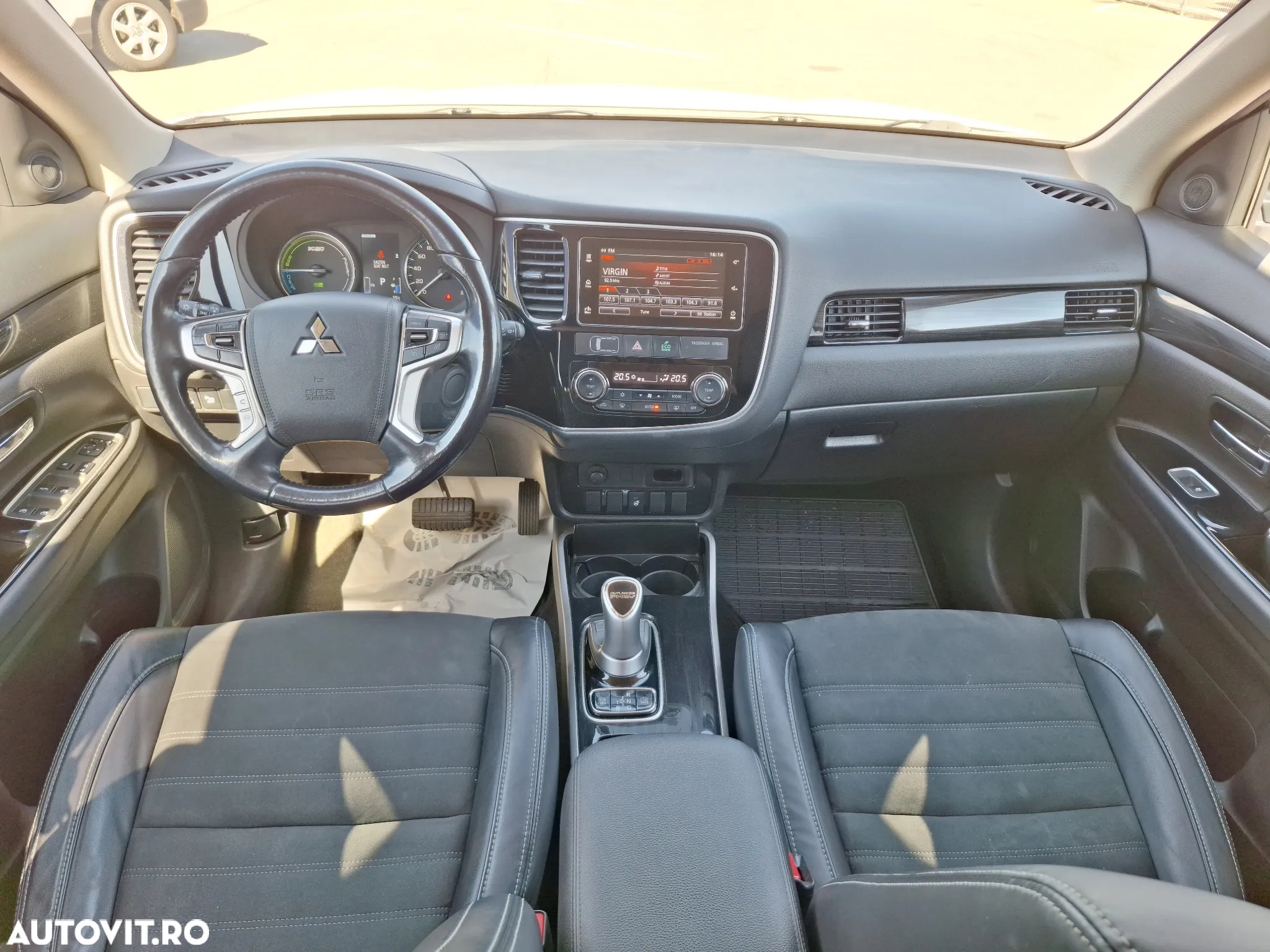 Mitsubishi Outlander - 12