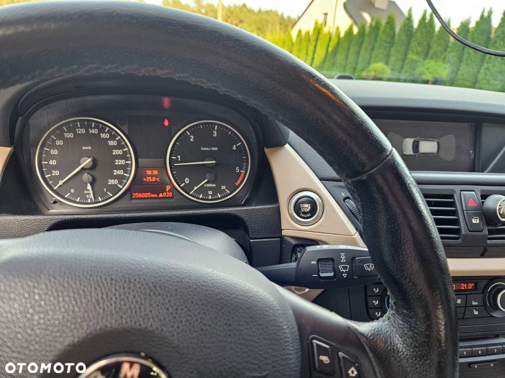 BMW X1 xDrive20d - 14