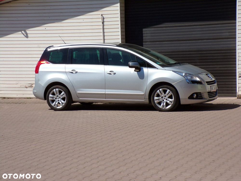 Peugeot 5008 - 5
