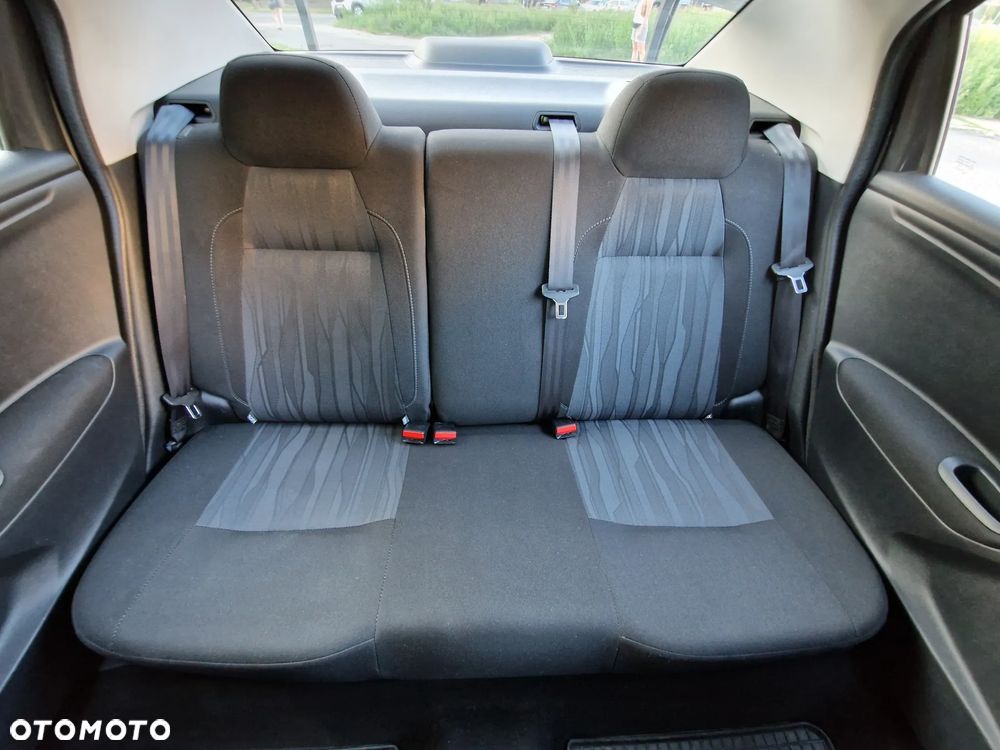 Peugeot 301 1.6 VTi Allure - 26