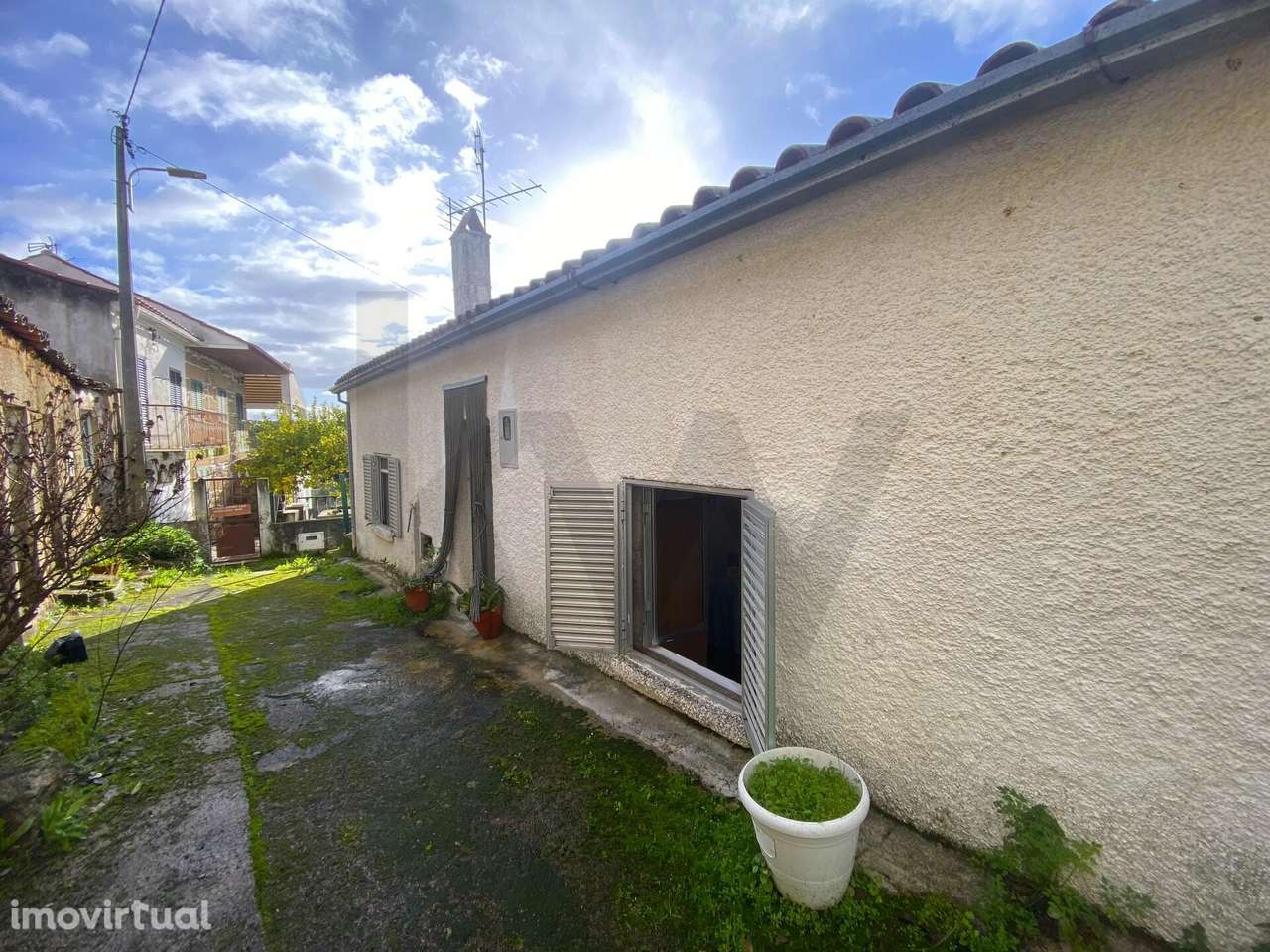 OPORTUNIDADE: Moradia + 2 Casas para Recuperar, Terreno e Vistas Única - Grande imagem: 2/42