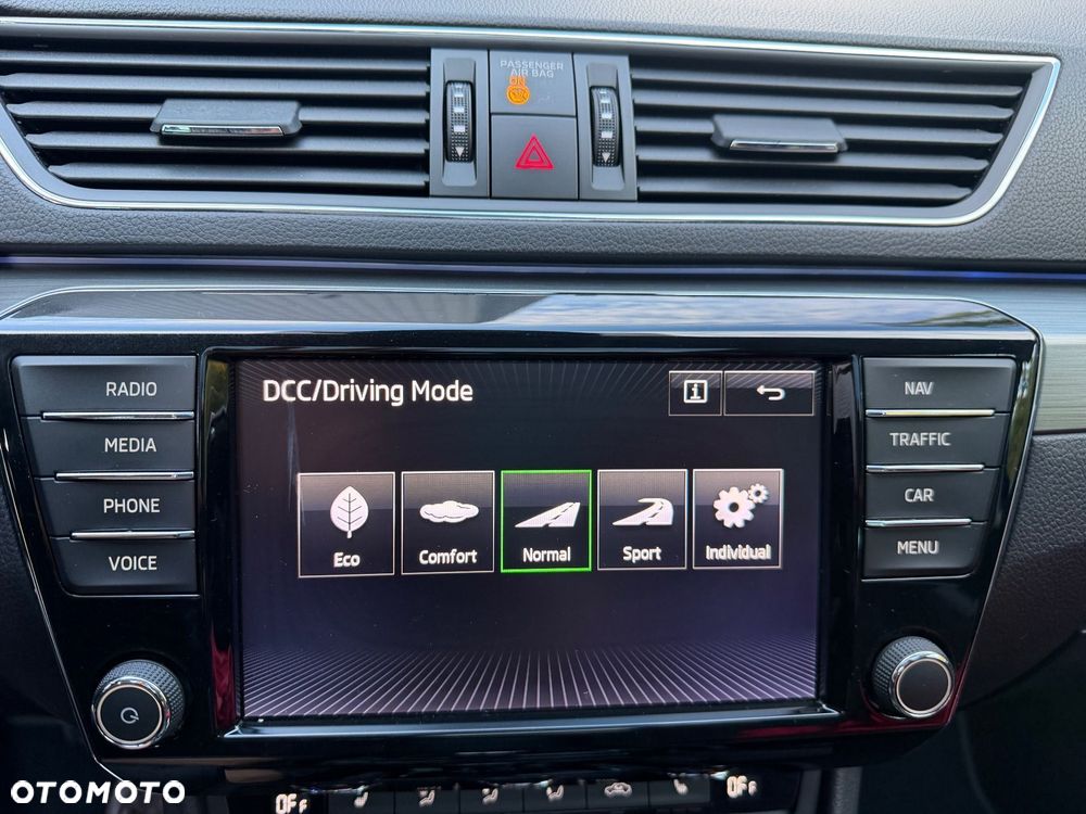 Skoda Superb 2.0 TDI 4x4 DSG Ambition - 23