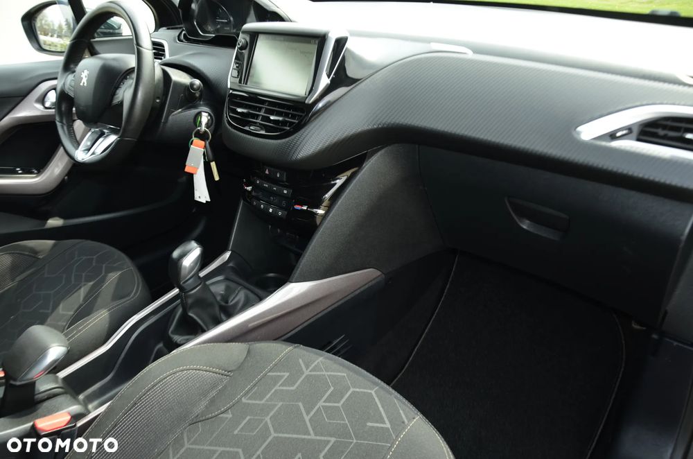 Peugeot 2008 PureTech 82 Style - 22