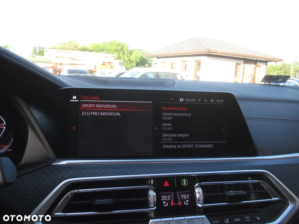 BMW X5 xDrive40i mHEV - 32