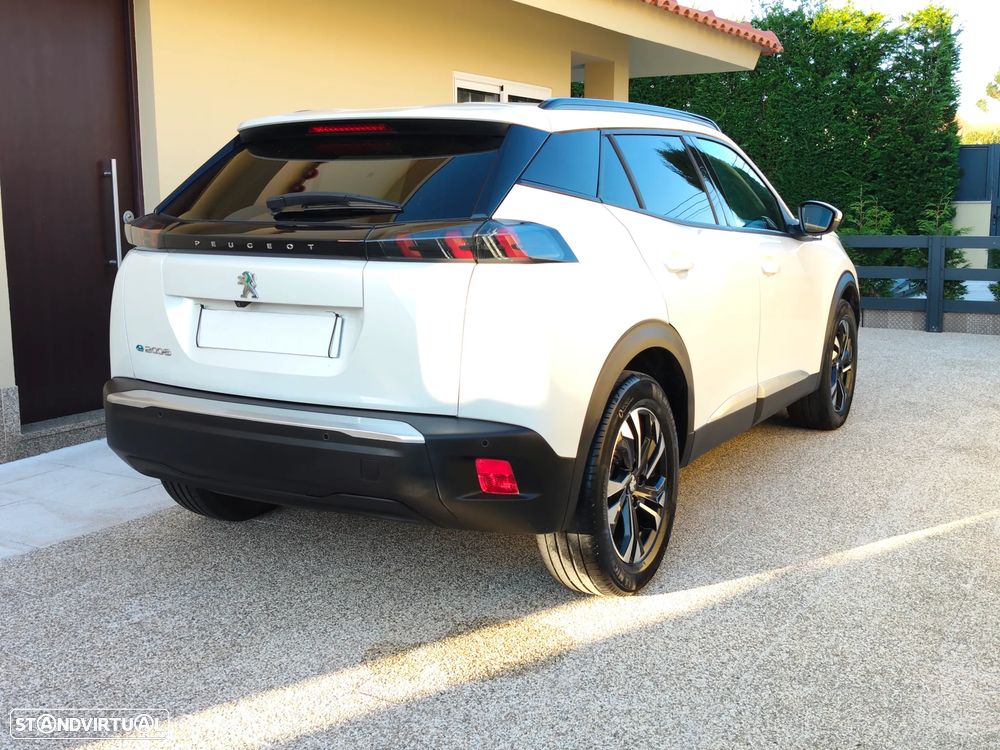 Peugeot e-2008 Allure Pack - 15