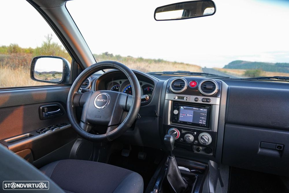 Isuzu D-Max 4x4 Cabine Dupla Custom - 9