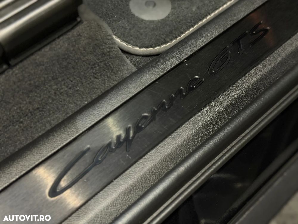 Porsche Cayenne - 38