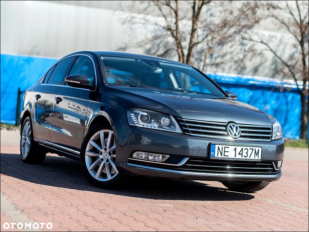 Volkswagen Passat - 1
