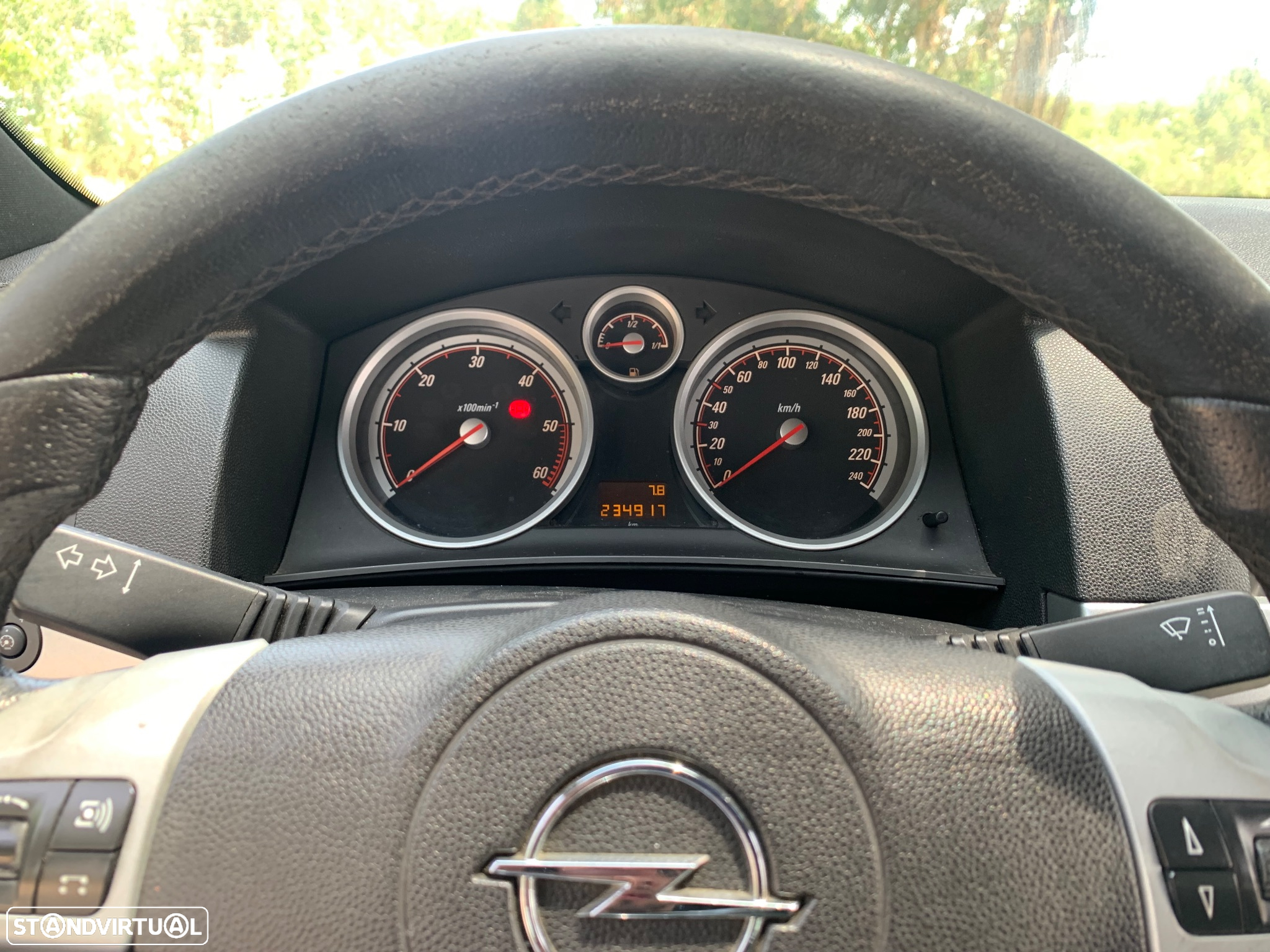 Opel Astra GTC 1.7 CDTi - 11