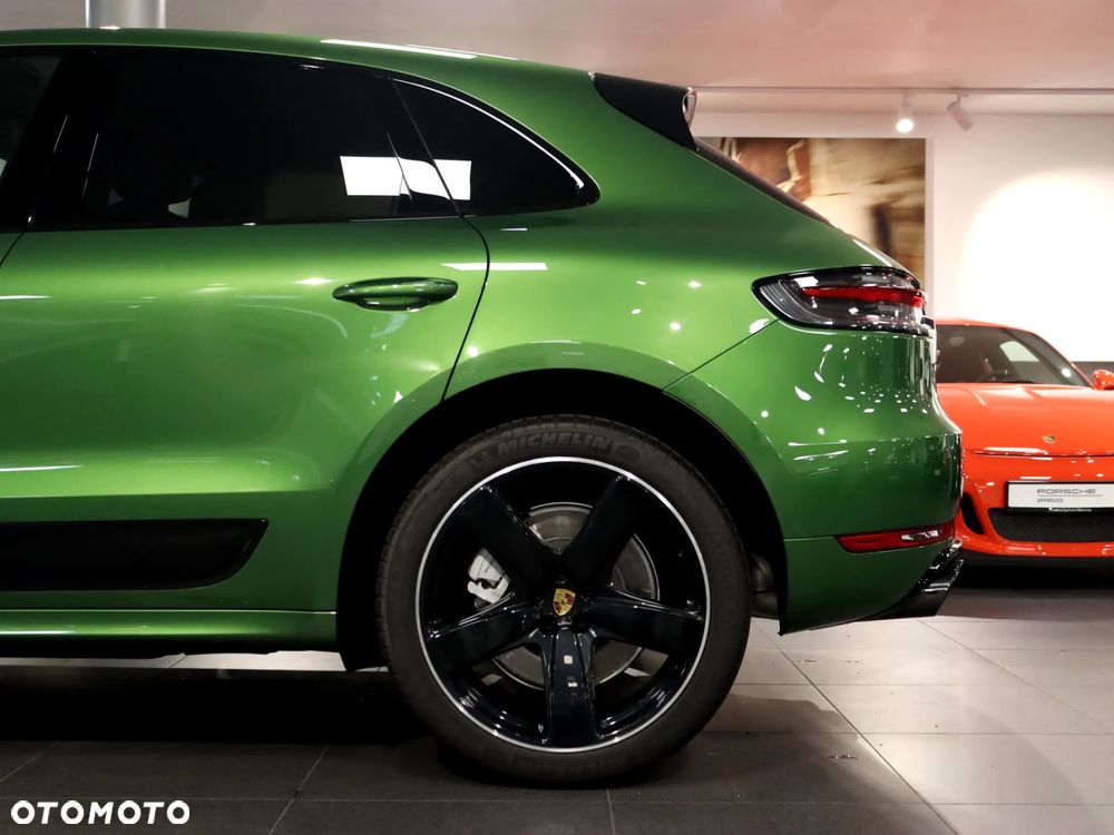 Porsche Macan Turbo - 12