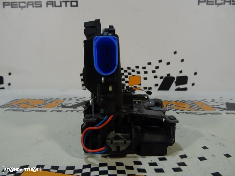 Fecho Da Porta Frente Esquerda Skoda Fabia Ii (542)  3B1837015ar - 2