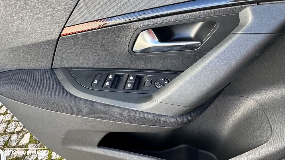 Peugeot 2008 1.2 PureTech Active Pack - 26