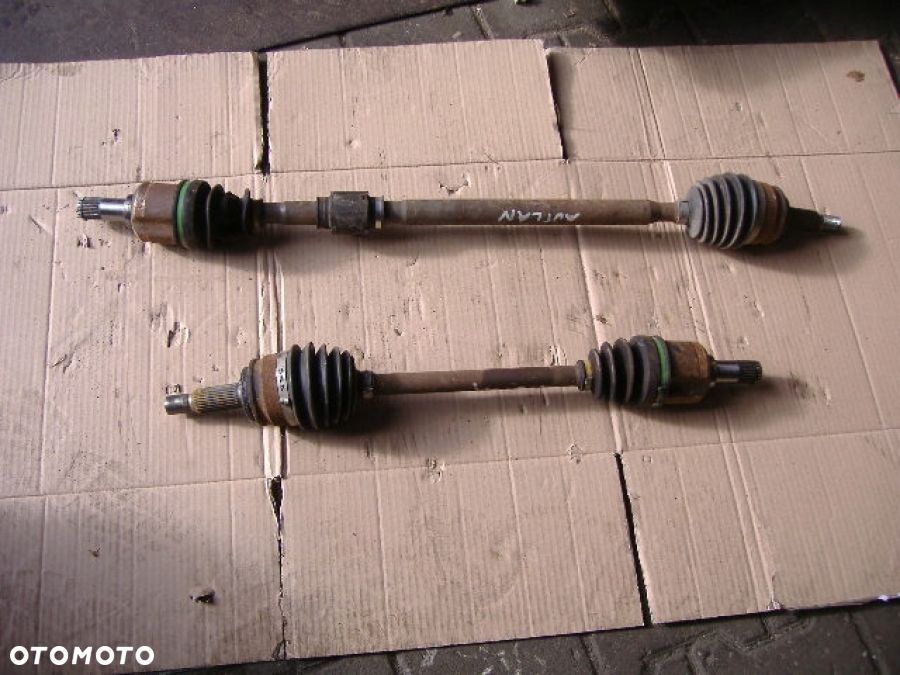 MITSUBISHI OUTLANDER III 2.0 PHEV PÓŁOŚ lewa - 1