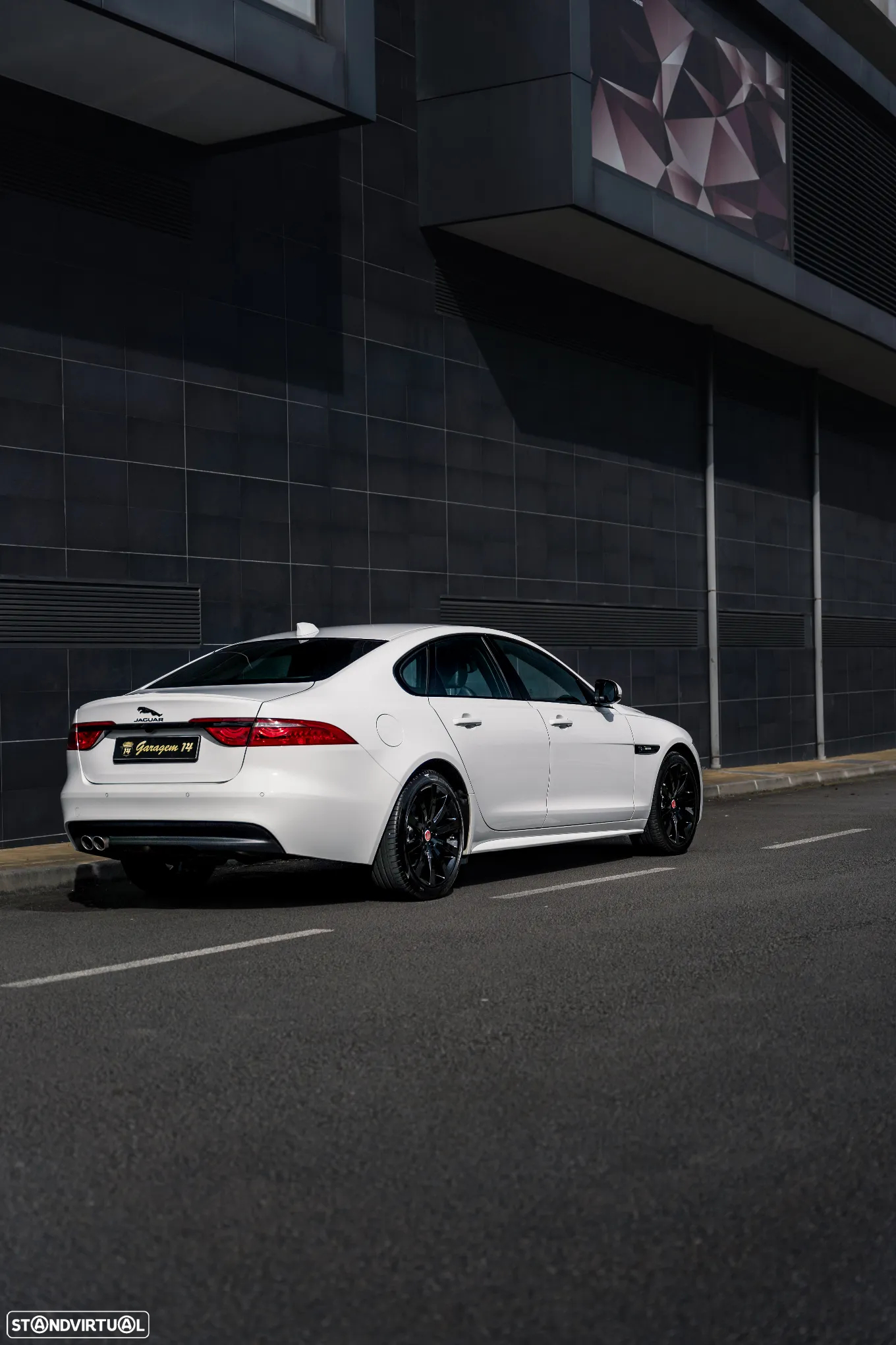 Jaguar XF 2.0 D R-Sport Aut. - 18