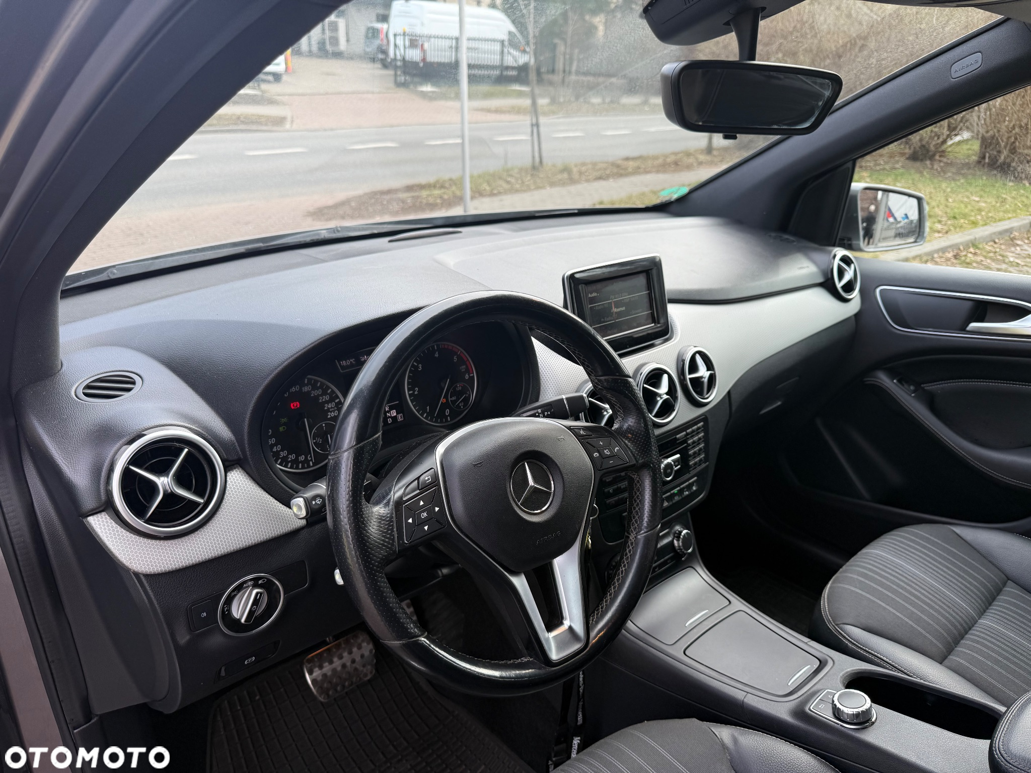 Mercedes-Benz Klasa B 180 CDI (BlueEFFICIENCY) 7G-DCT - 16