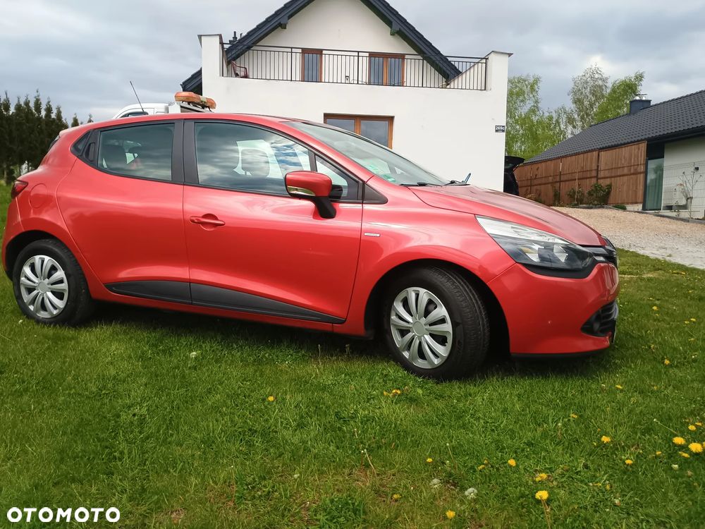 Renault Clio 1.2 16V 75 LIMITED - 13