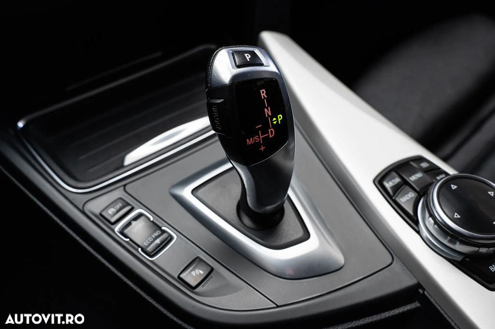 BMW Seria 3 320d Sport-Aut. - 7