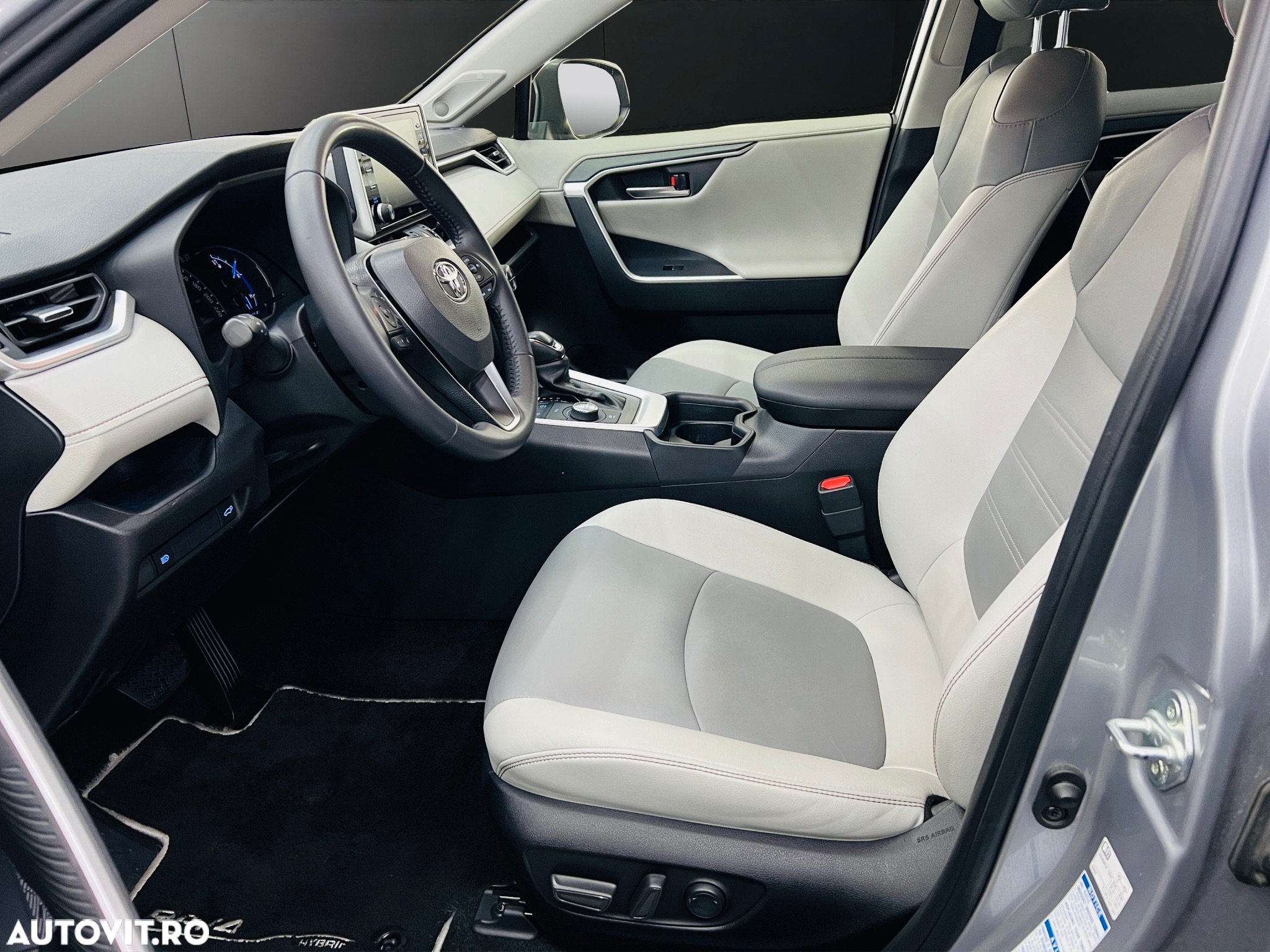 Toyota RAV4 2.5 4x4 Hybrid Lounge - 17