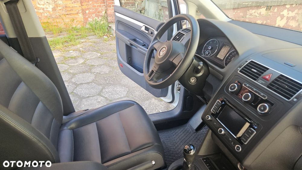 Volkswagen Touran 1.6 TDI DPF BlueMotion Technology Highline - 33