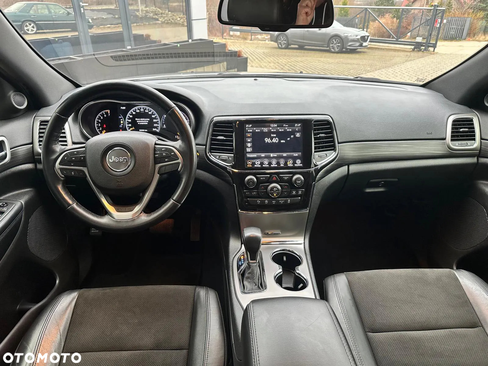 Jeep Grand Cherokee - 17
