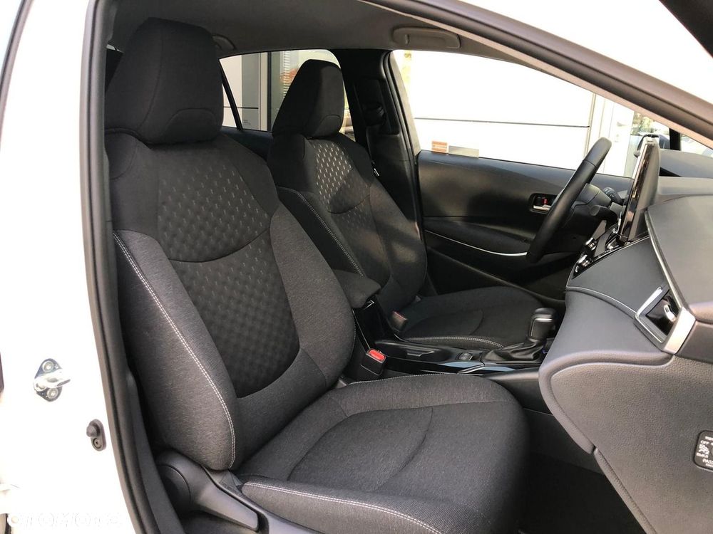 Toyota Corolla 1.8 Hybrid Style - 24