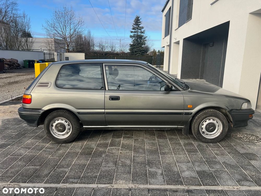 Toyota Corolla - 2