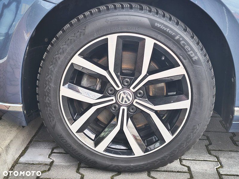Volkswagen Passat - 11