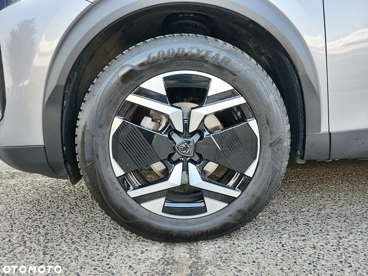Peugeot 2008 1.2 PureTech Allure S&S EAT8 - 11