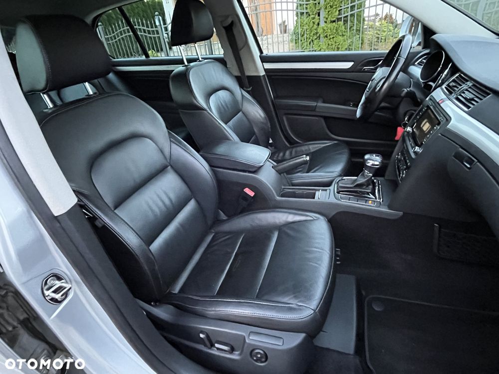 Skoda Superb 2.0 TDI DSG Exclusive - 19