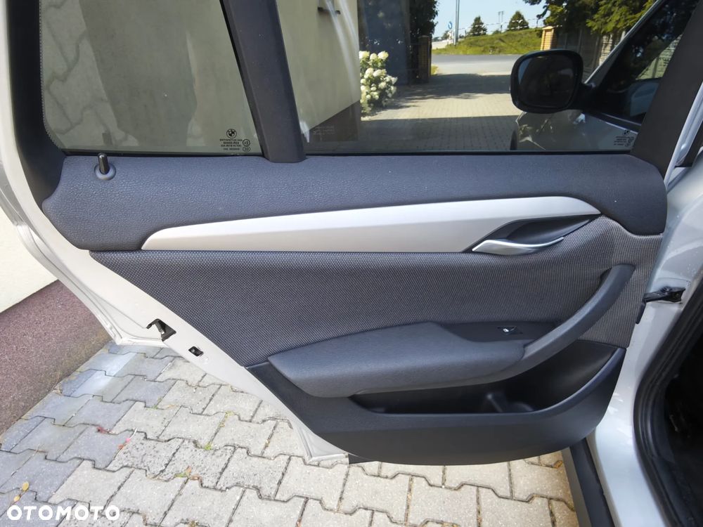BMW X1 sDrive18i - 18