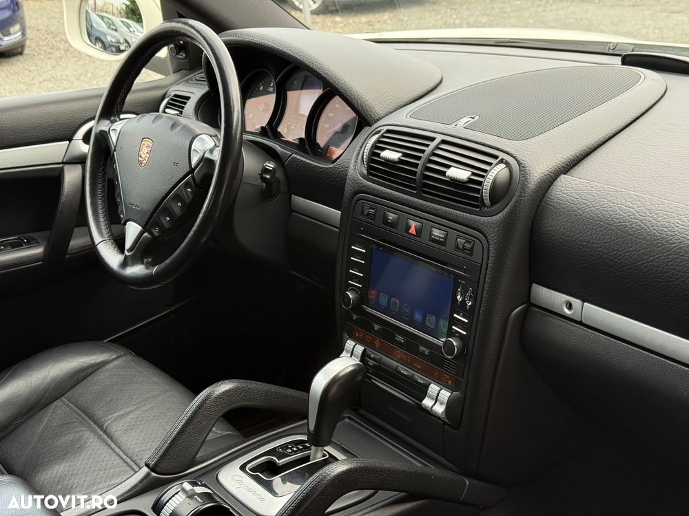 Porsche Cayenne - 21