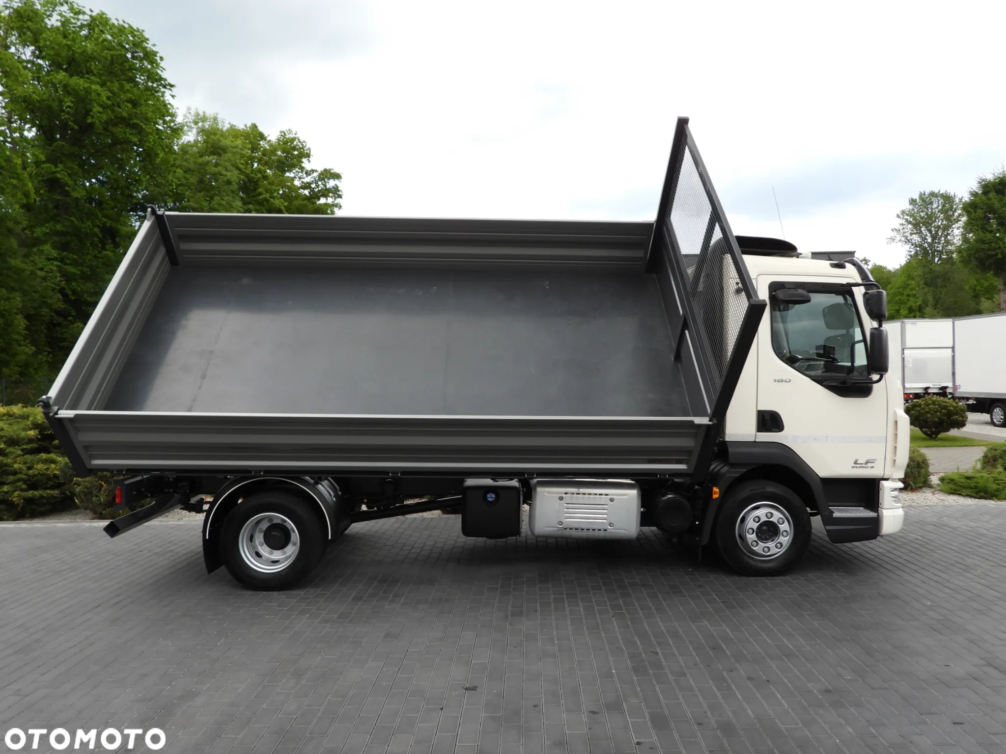DAF LF 180 WYWROTKA TRÓJSTRONNA TEMPOMAT LEDY AUTOMAT BLIŹNIACZE KOŁA KLIMATYZACJA 180KM [ 435885 ] - 9