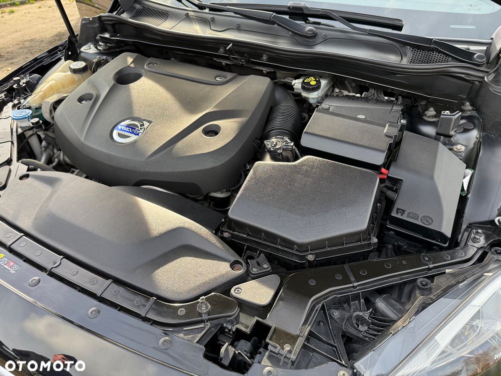 Volvo V40 D4 Drive-E R-Design Momentum - 16