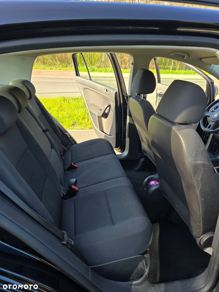 Volkswagen Golf Plus 1.6 TDI DPF Highline - 24