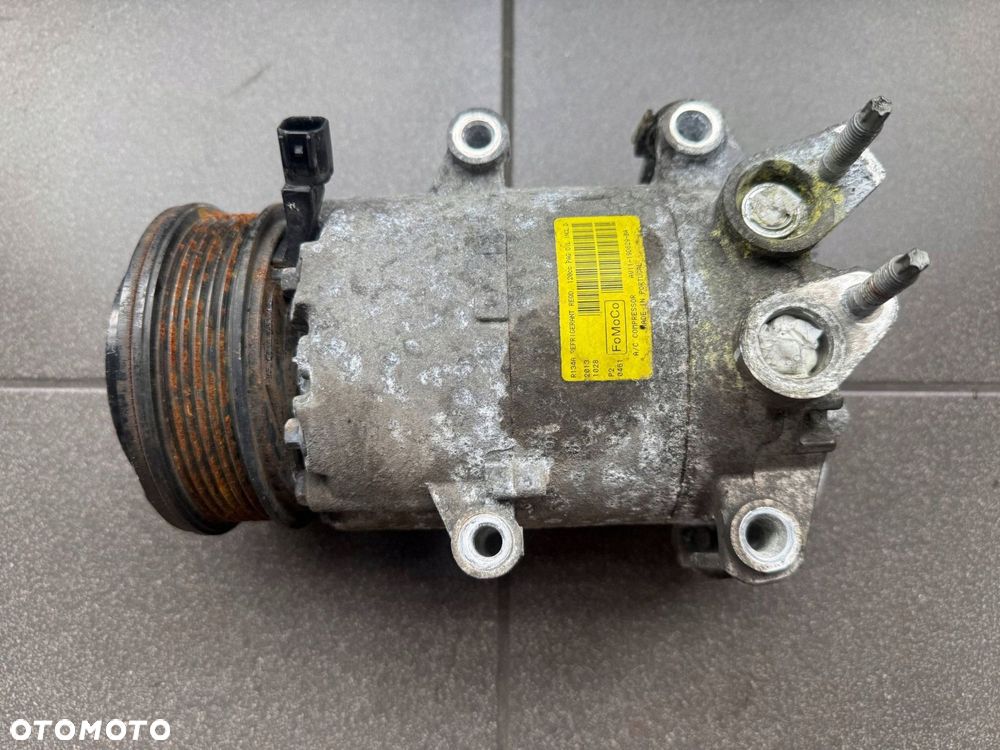 KOMPRESOR KLIMATYZACJI FORD FOMOCO AV11-19D629-BA - 1